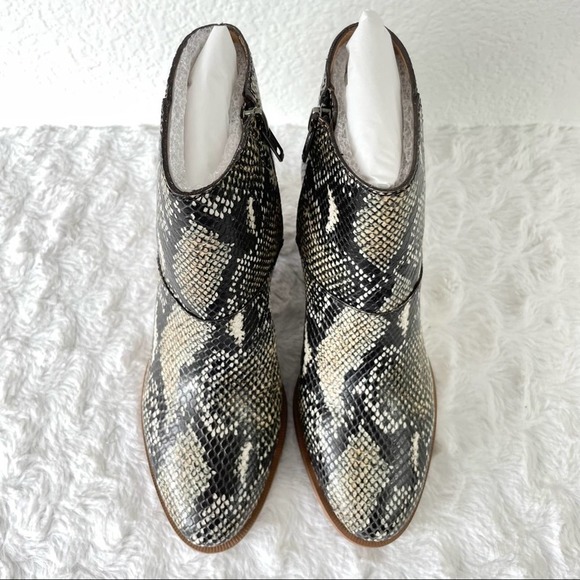 {Madewell} The Rosie Ankle Boot, Moonstone Snake Embossed Leather, Size 6, NWT - Picture 5 of 11
